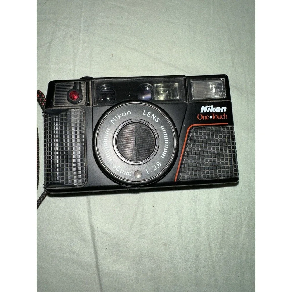 Nikon L35AF 35mm Point and Shoot Film Camera One Touch Built In Flash